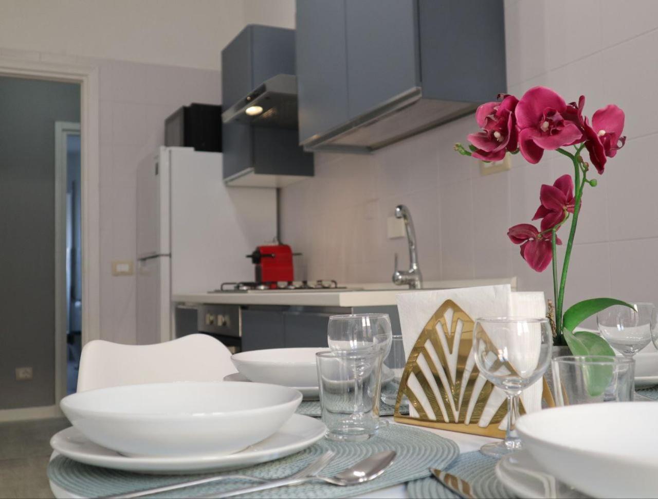 Sara'S Home - Modern Apartment Near Metro, Perfect For Families And Groups In 로마 외부 사진